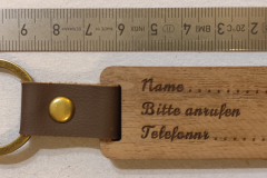 6.-€ Anhänger Nussbaumholz massiv